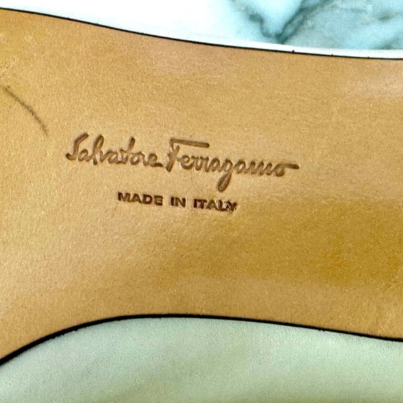 SALVATORE FERRAGAMO VARA 7AA NARROW IVORY LOW HEEL PUMPS HEELS RIBBOW BOW SHOES - Picture 10 of 11